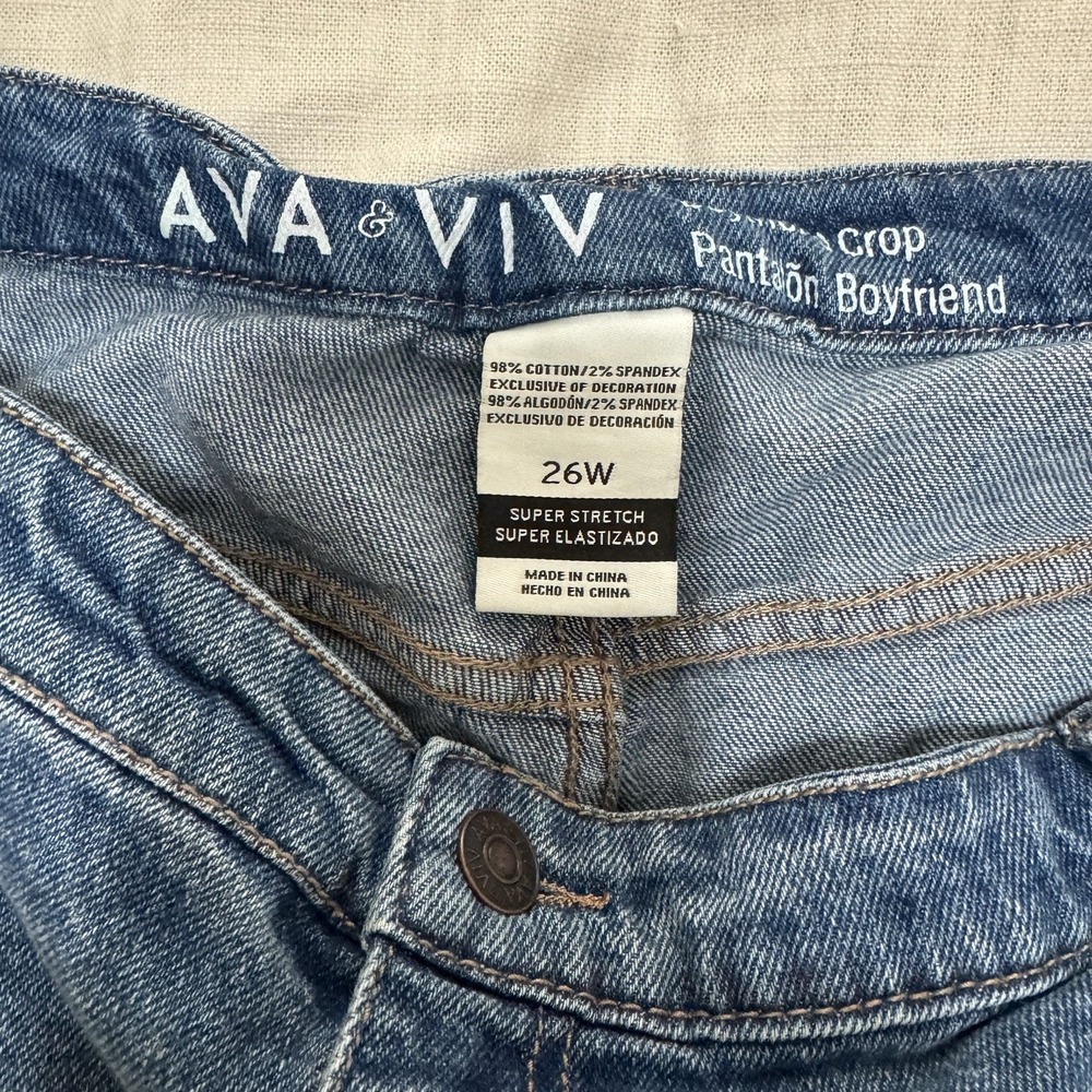 Ava & Viv Womens Embroidered Floral Jeans Super Stretch Cropped Straight Leg 26W - Picture 4 of 5